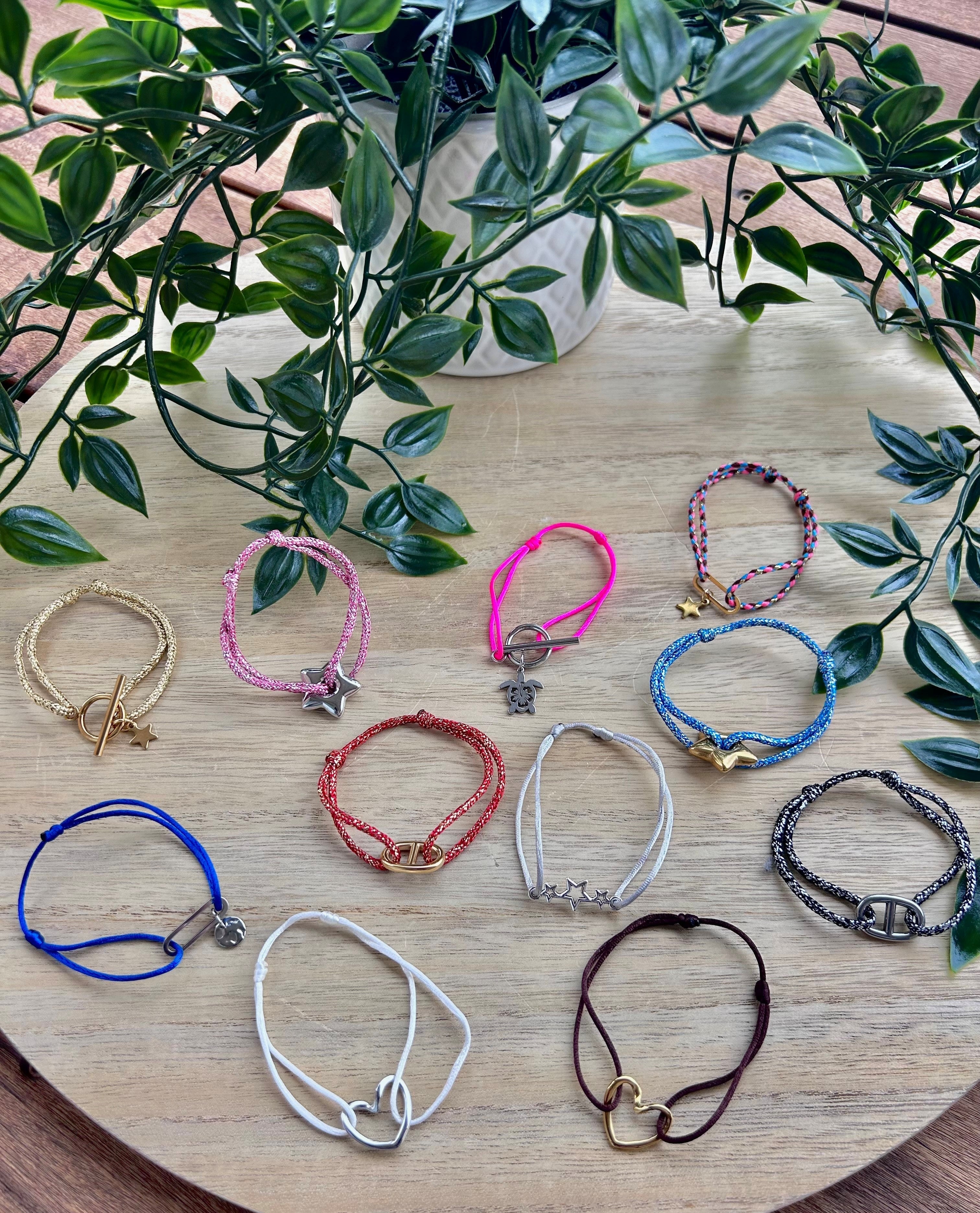 𝐵𝓇𝒶𝒸𝑒𝓁𝑒𝓉 𝒸𝑜𝓇𝒹𝑜𝓃